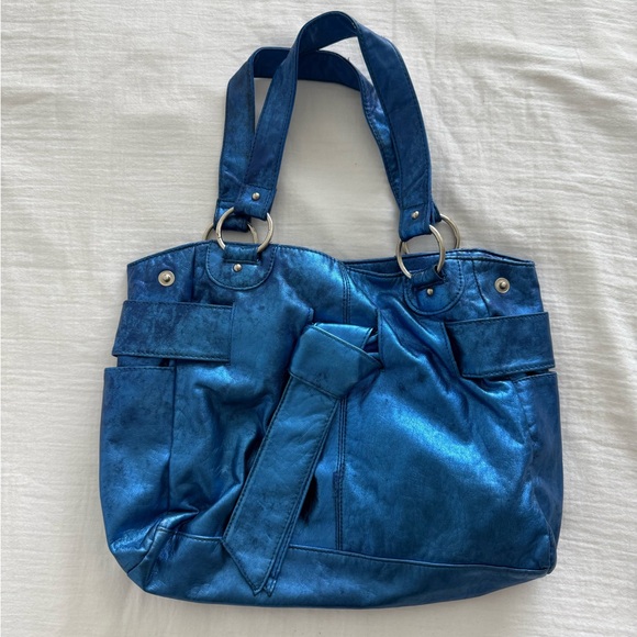 Y2K blue metallic faux leather shoulder bag w/ silver hardware - Picture 2 of 10